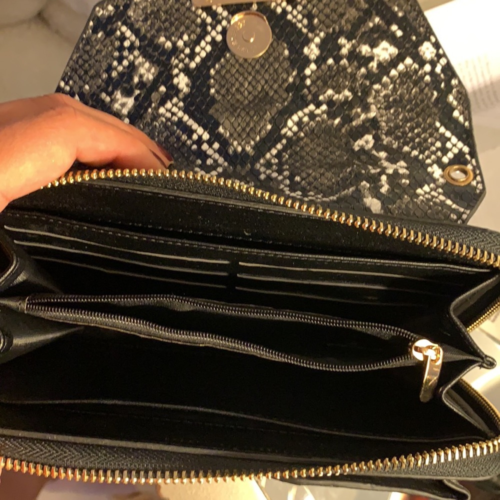 Purse - Picture 3 of 7